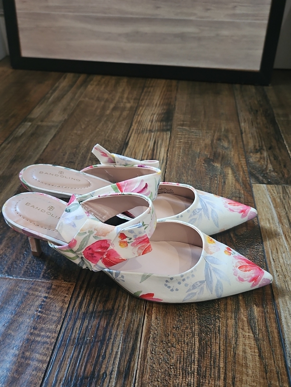 Bandolino White Floral Pointed-Toe Slingback Dressy Mules